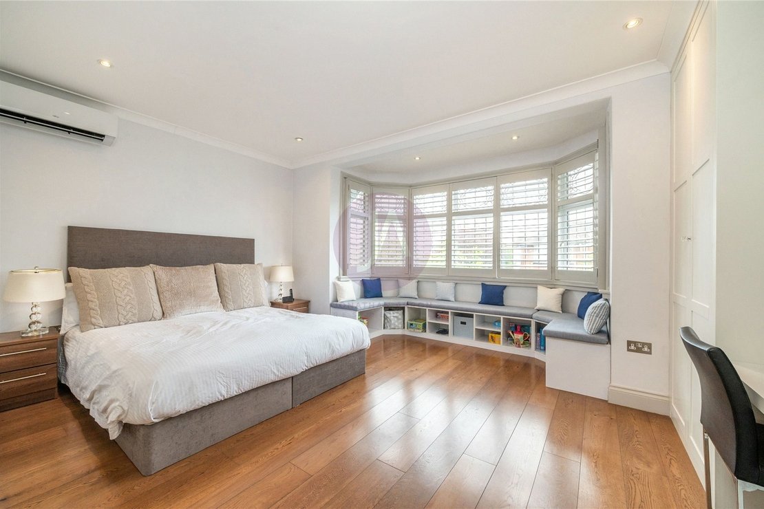 5 bedroom House for sale in Milverton Road-view11