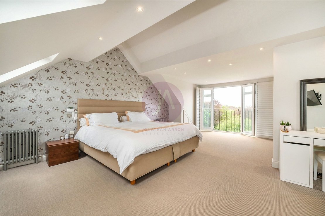 5 bedroom House for sale in Milverton Road-view6