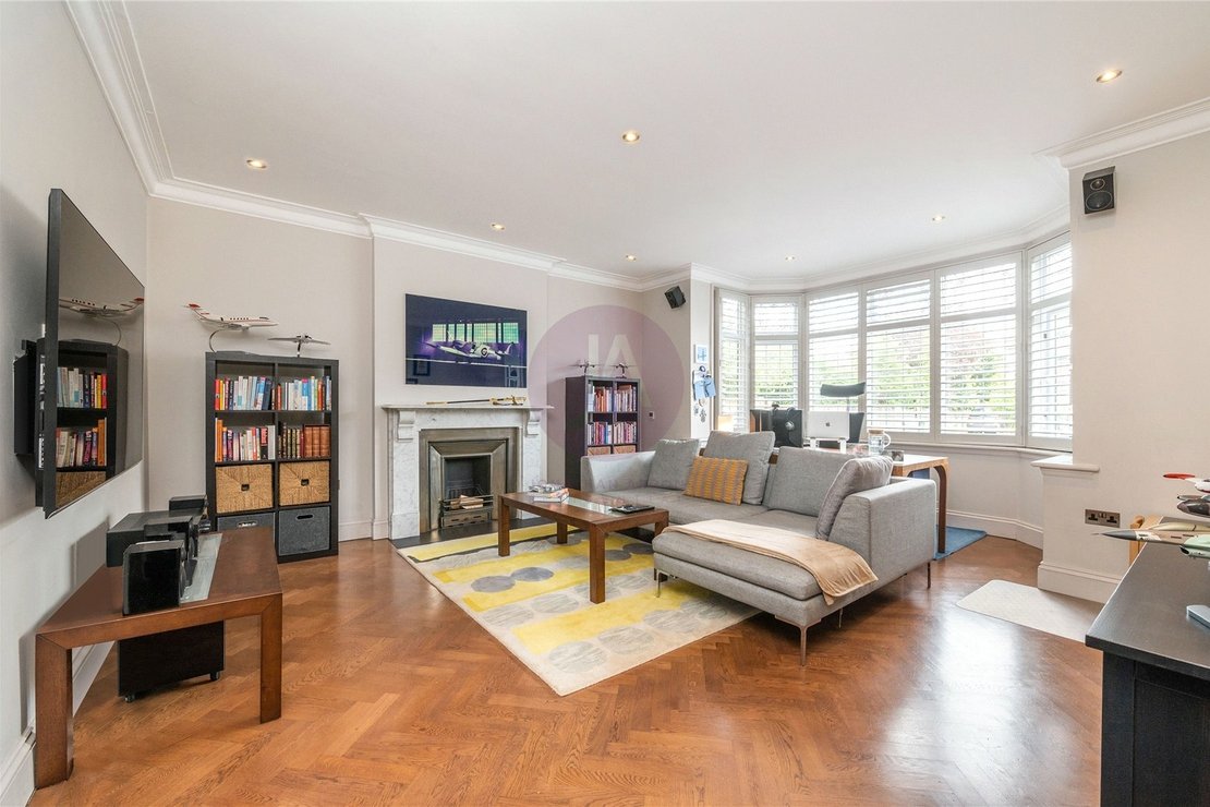 5 bedroom House for sale in Milverton Road-view5