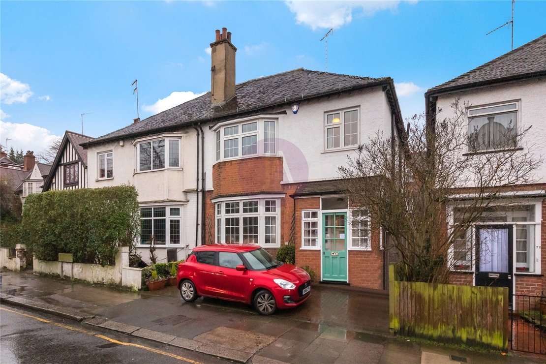 4 bedroom House for sale in North End Road-view1