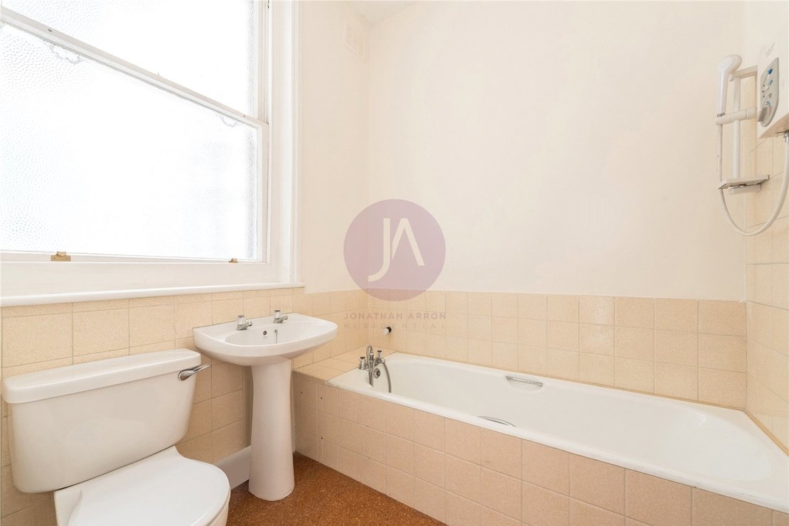 2 bedroom Flat for sale in Nottingham Mansions-view5