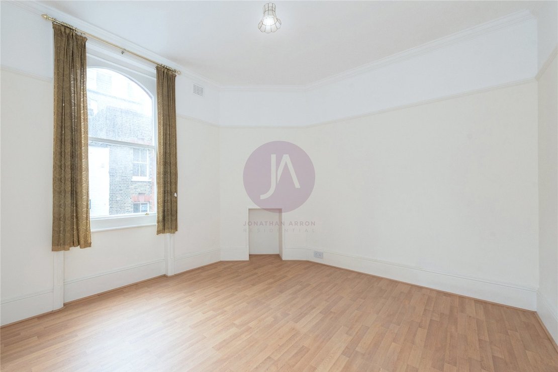 2 bedroom Flat for sale in Nottingham Mansions-view4