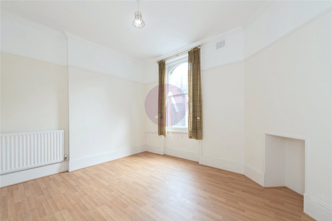 2 bedroom Flat for sale in Nottingham Mansions-view7