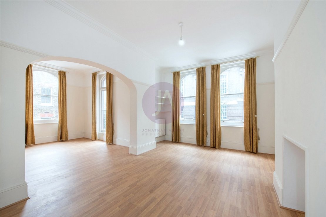 2 bedroom Flat for sale in Nottingham Mansions-view2
