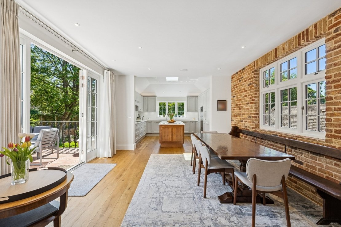 6 bedroom House for sale in Oakhill Avenue-view3