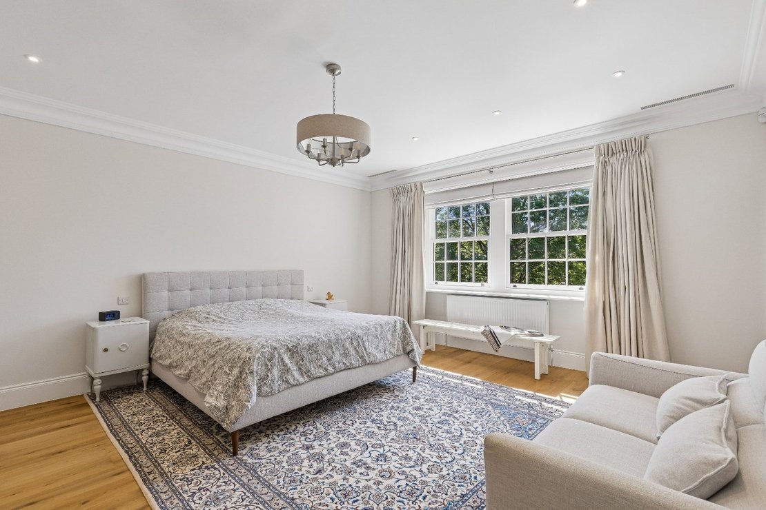 6 bedroom House for sale in Oakhill Avenue-view6