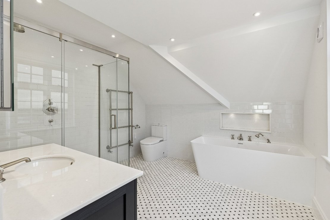 6 bedroom House for sale in Oakhill Avenue-view11