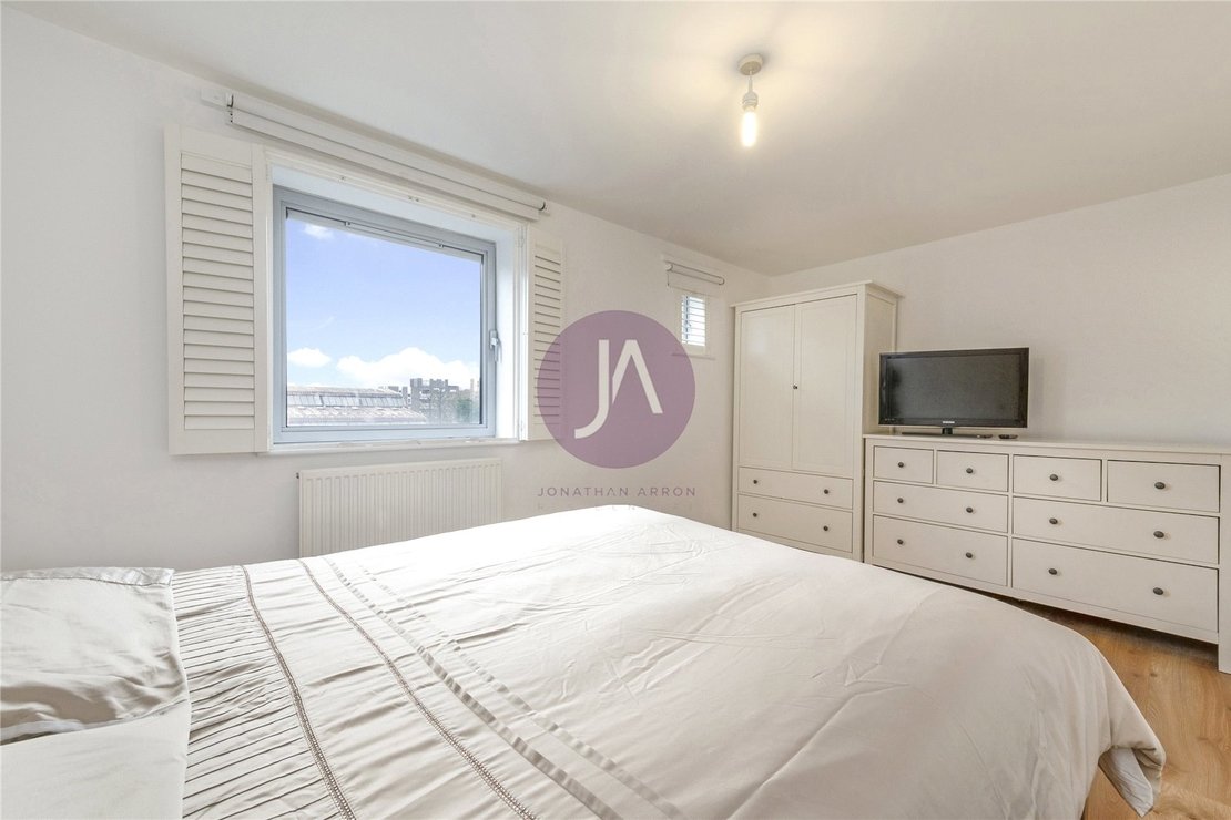 1 bedroom Flat for sale in Oaklands House-view4