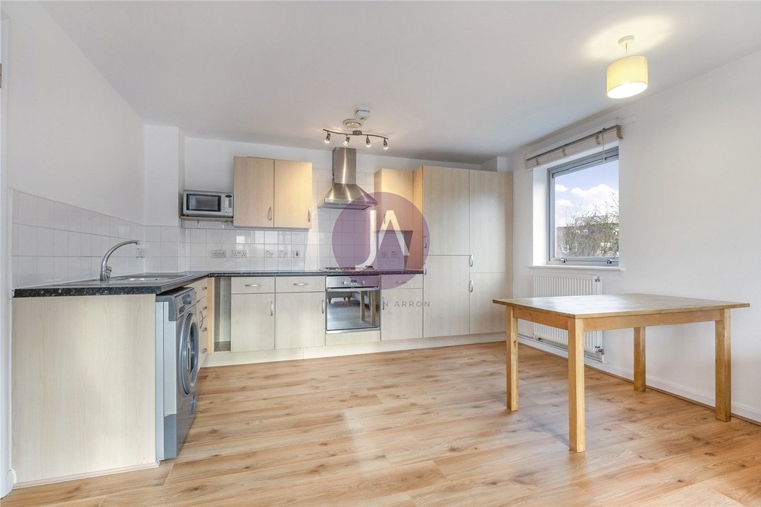 1 bedroom Flat for sale in Oaklands House-view3