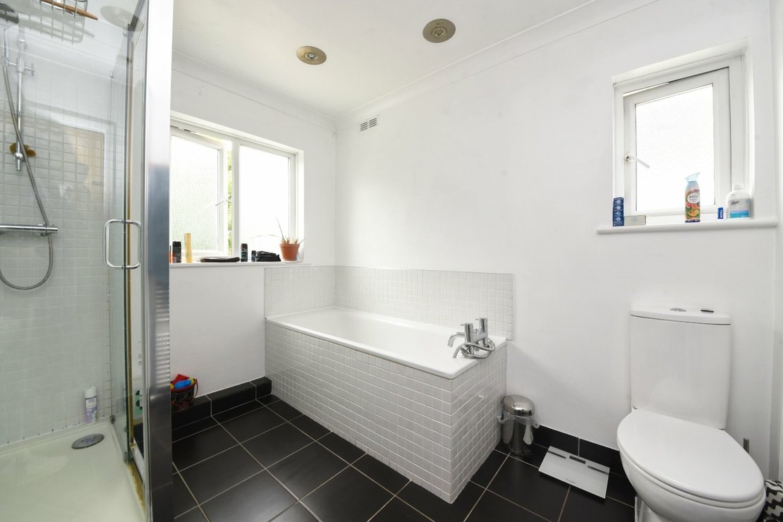 4 bedroom House for sale in Orchard Avenue-view10