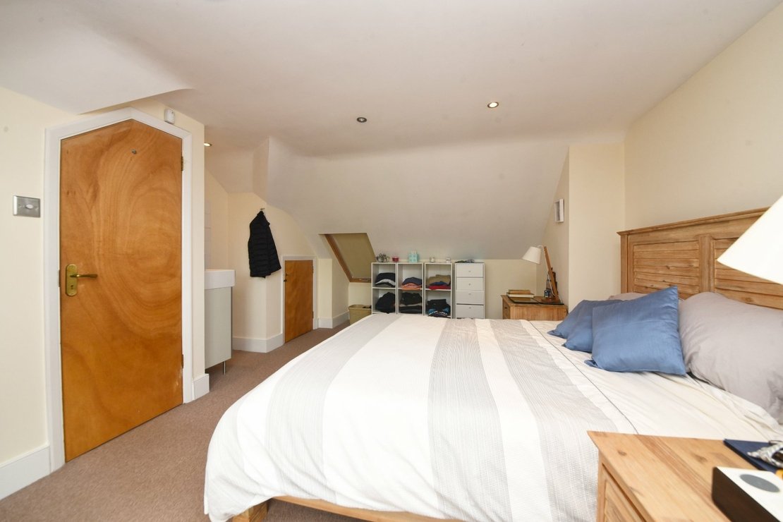 4 bedroom House for sale in Orchard Avenue-view6