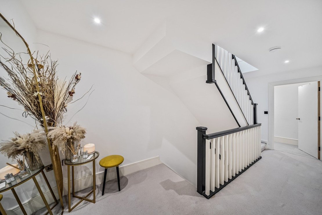 4 bedroom House,Newhome for sale in Portsdown Avenue-view9