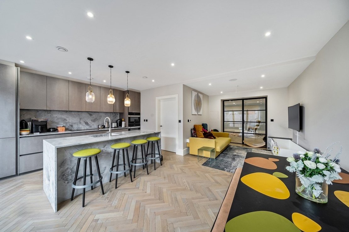 4 bedroom House,Newhome for sale in Portsdown Avenue-view1