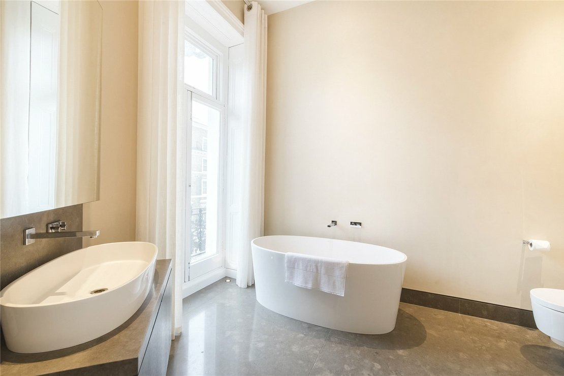 4 bedroom Flat for sale in Queens Gate-view10