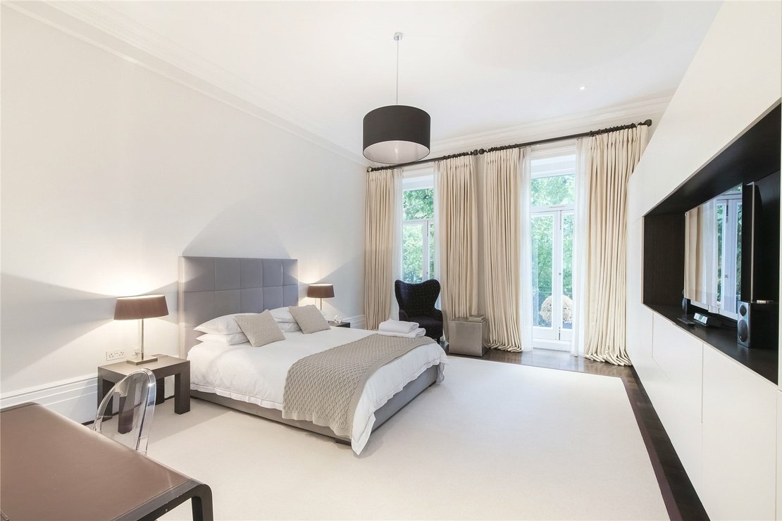 4 bedroom Flat for sale in Queens Gate-view9