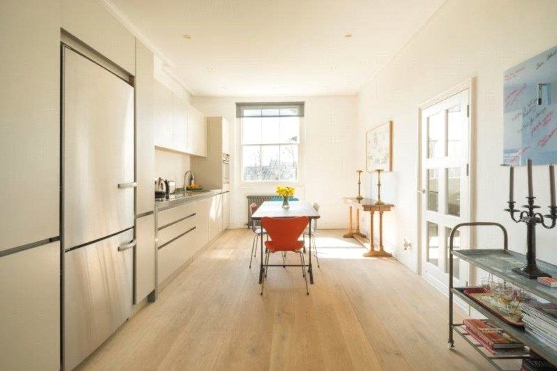 4 bedroom Flat for sale in Randolph Avenue-view3