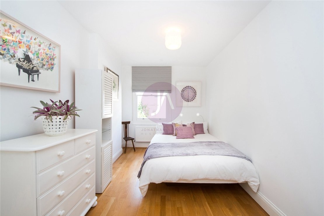 2 bedroom Maisonette for sale in Randolph Avenue-view8