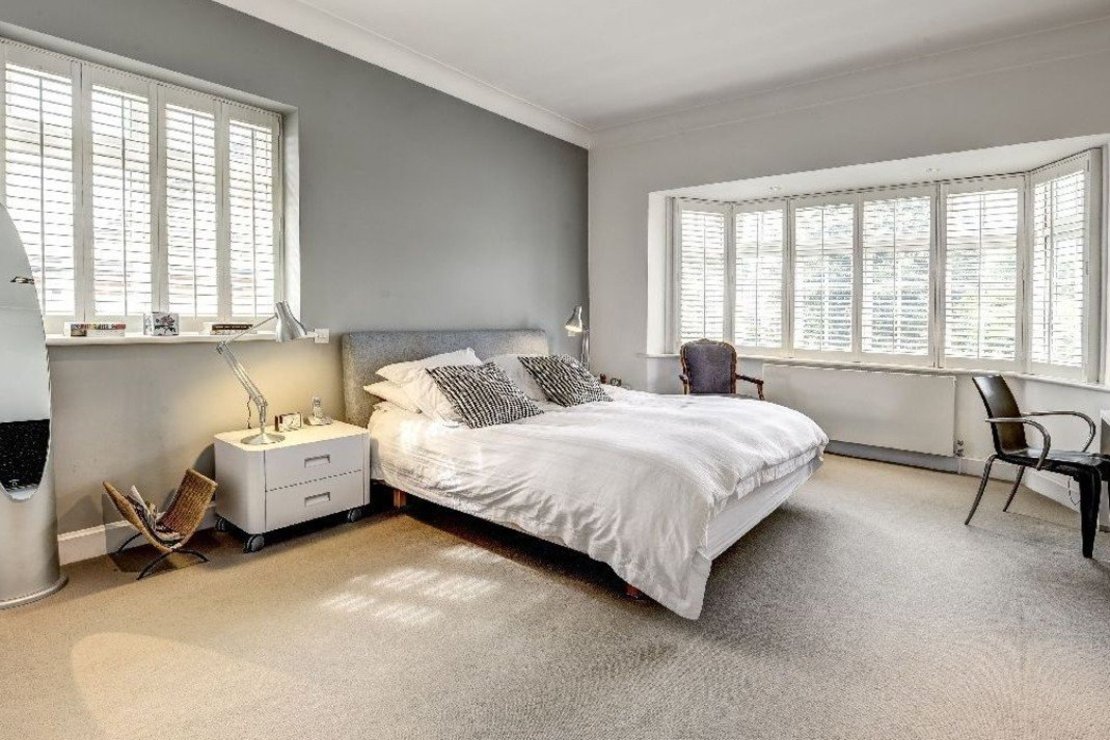 6 bedroom House for sale in Ranulf Road-view5