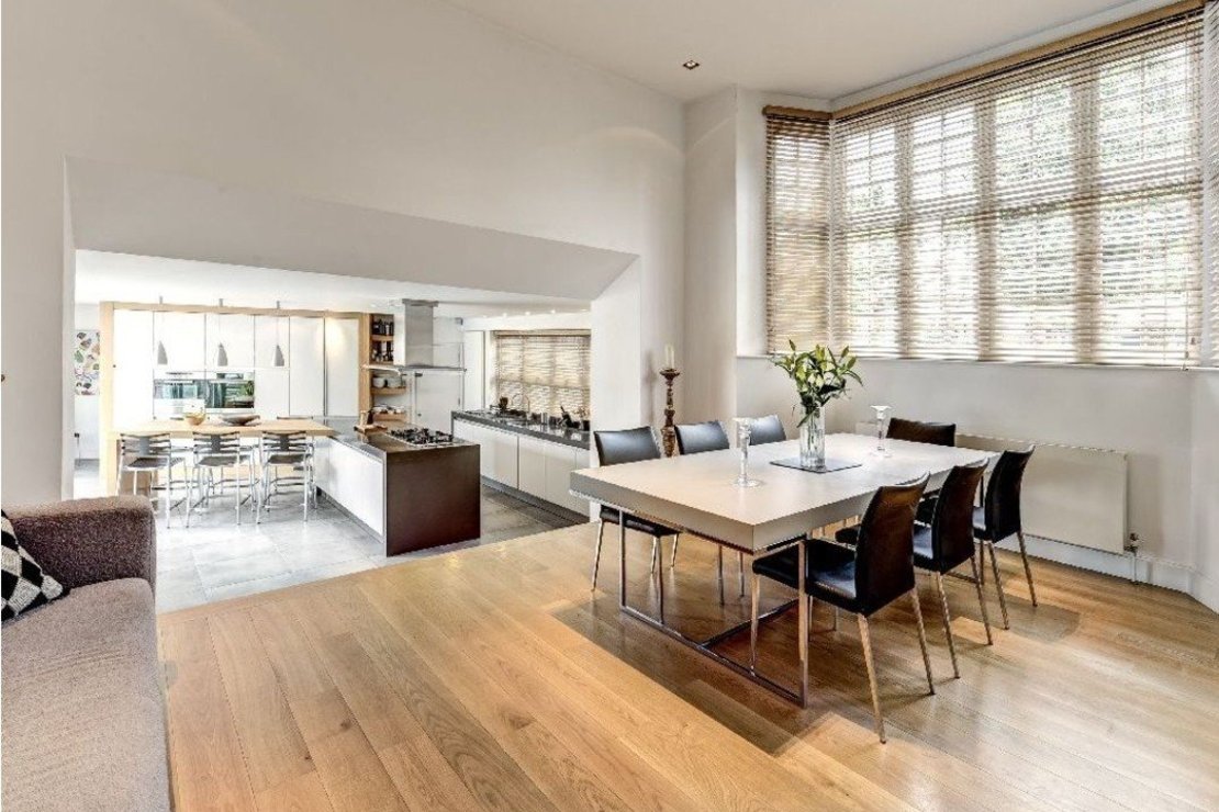 6 bedroom House for sale in Ranulf Road-view3