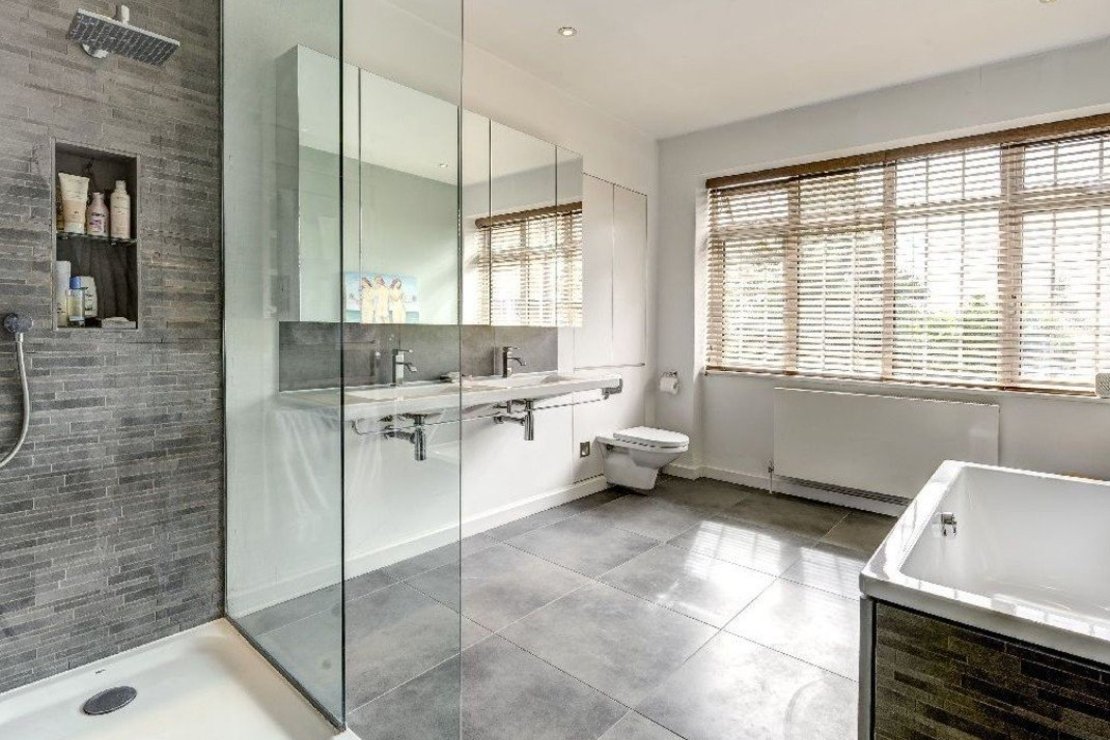 6 bedroom House for sale in Ranulf Road-view6