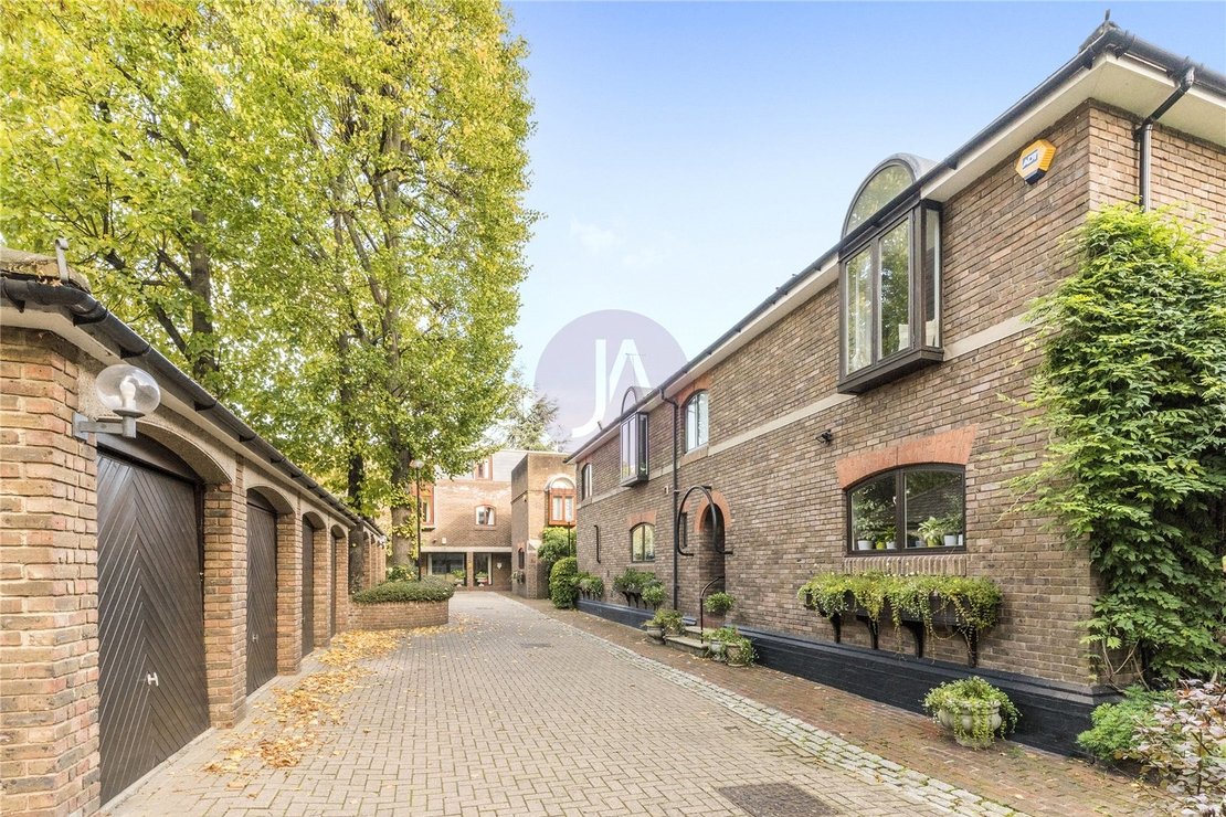 3 bedroom House for sale in Regents Mews-view14