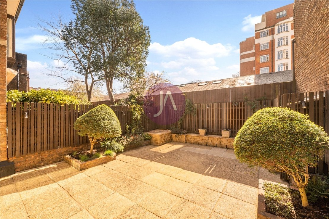 3 bedroom House for sale in Regents Mews-view13