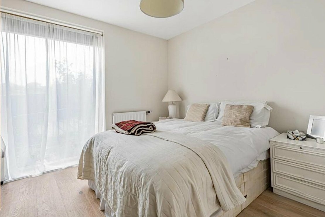 2 bedroom Flat for sale in Regiment Hill-view6