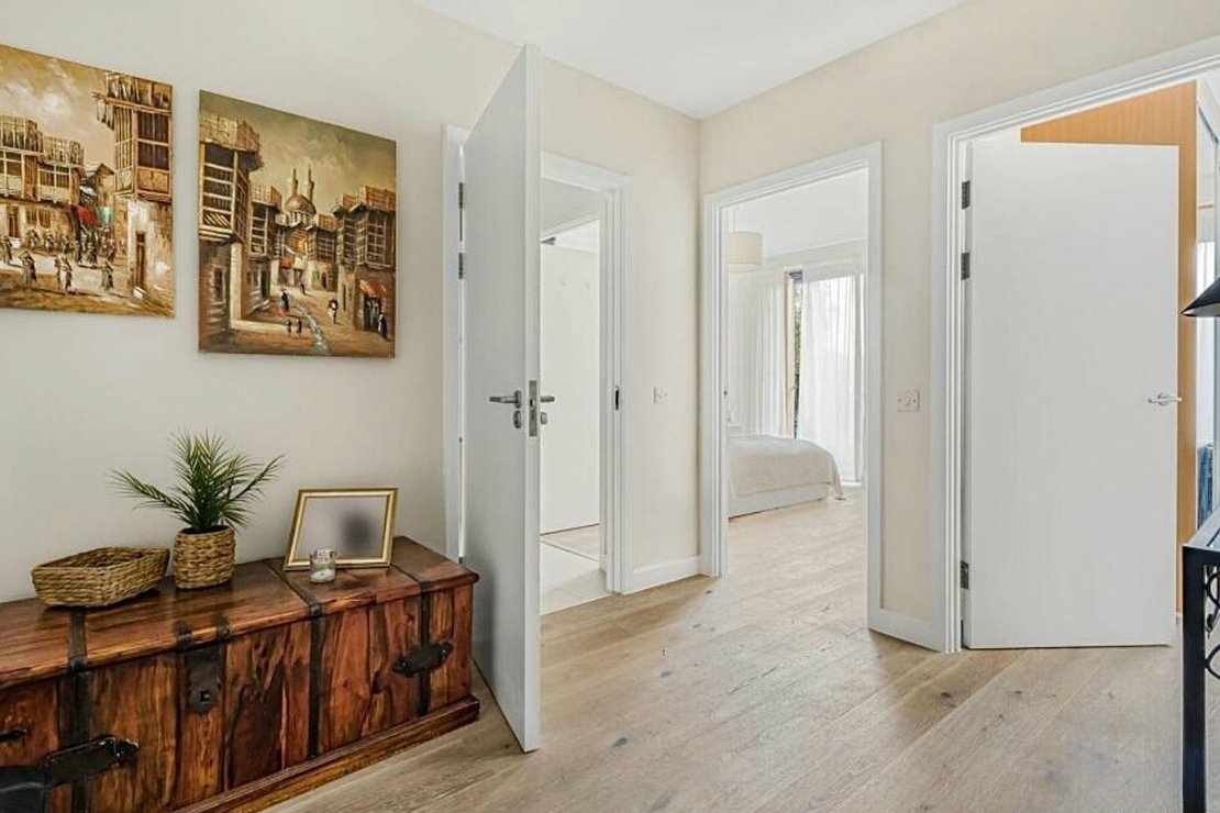 2 bedroom Flat for sale in Regiment Hill-view10