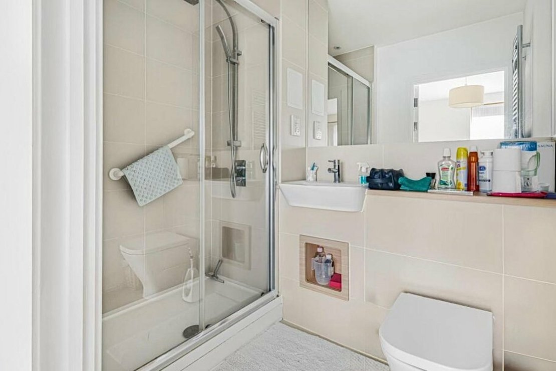 2 bedroom Flat for sale in Regiment Hill-view11