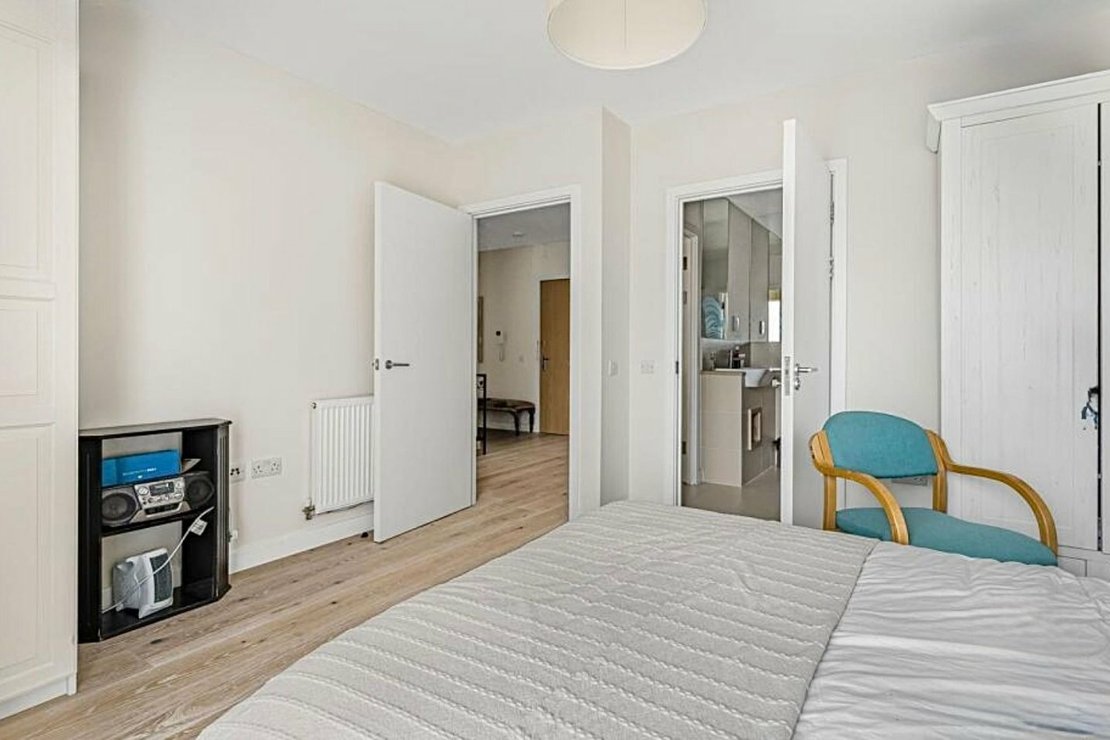 2 bedroom Flat for sale in Regiment Hill-view8