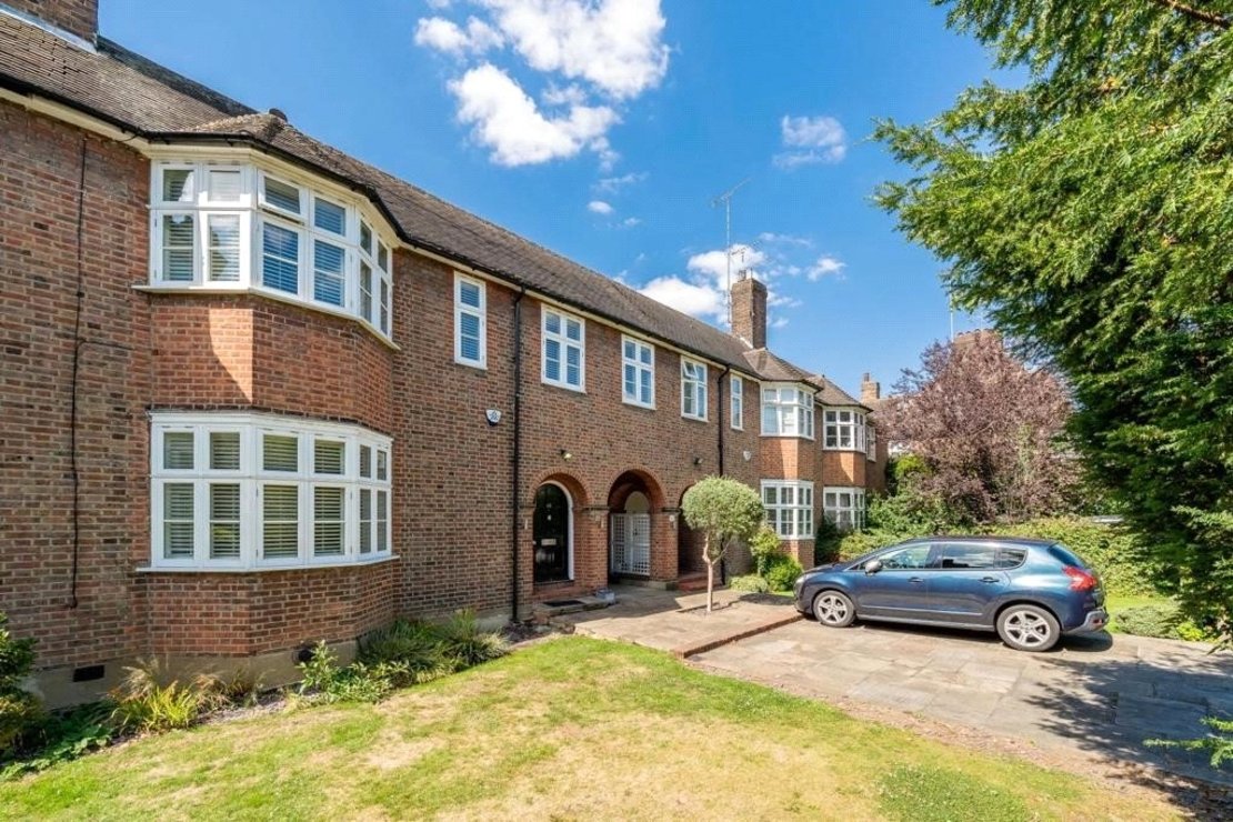 4 bedroom House for sale in Rotherwick Road-view6