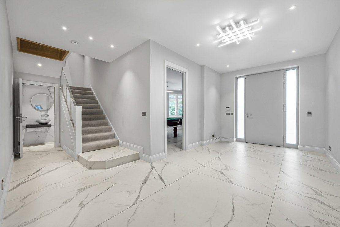 5 bedroom House for sale in Rowdon Avenue-view17