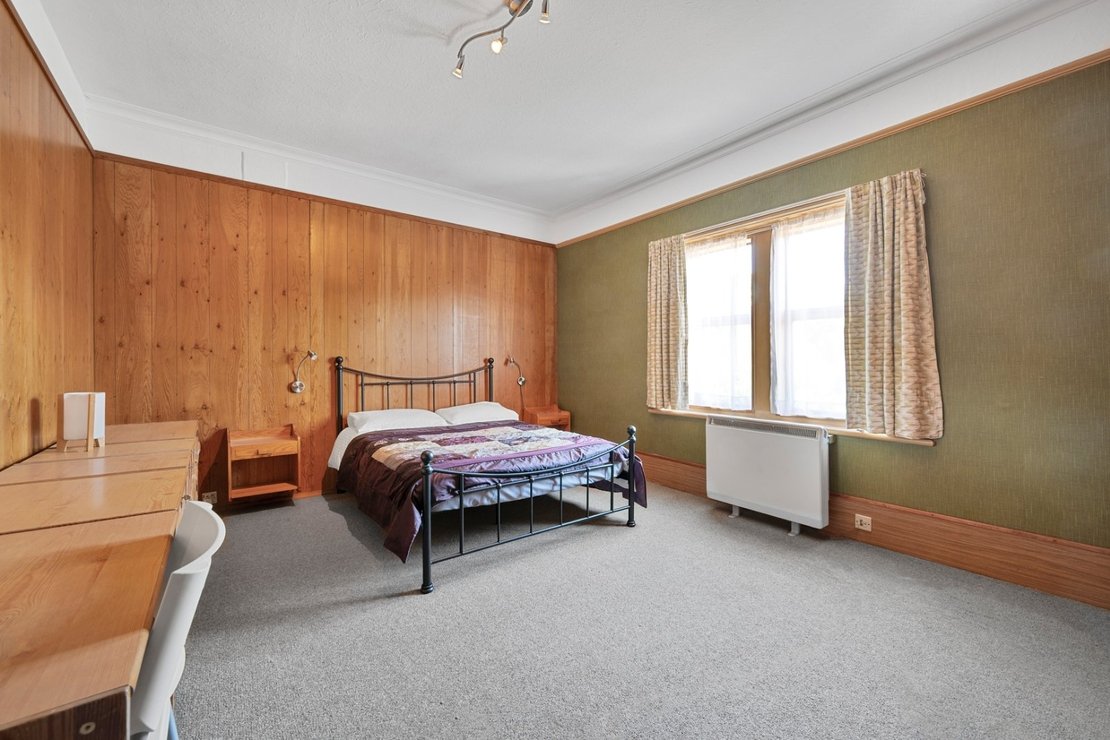 House for sale in Shoot Up Hill-view11