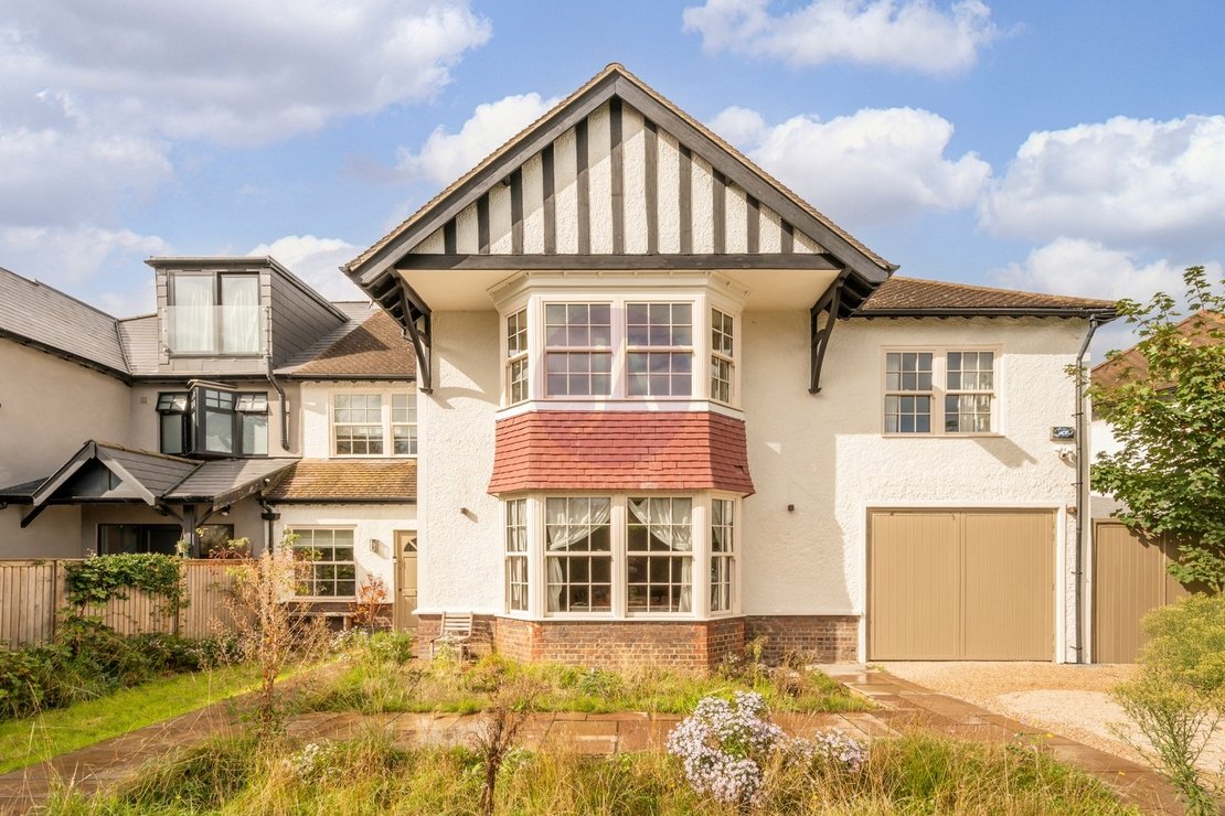 4 bedroom House for sale in Sidmouth Road-view1
