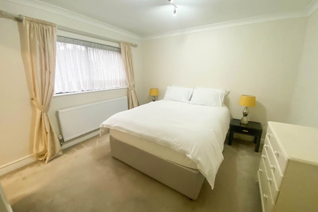 2 bedroom Flat for sale in Spencer Close-view7