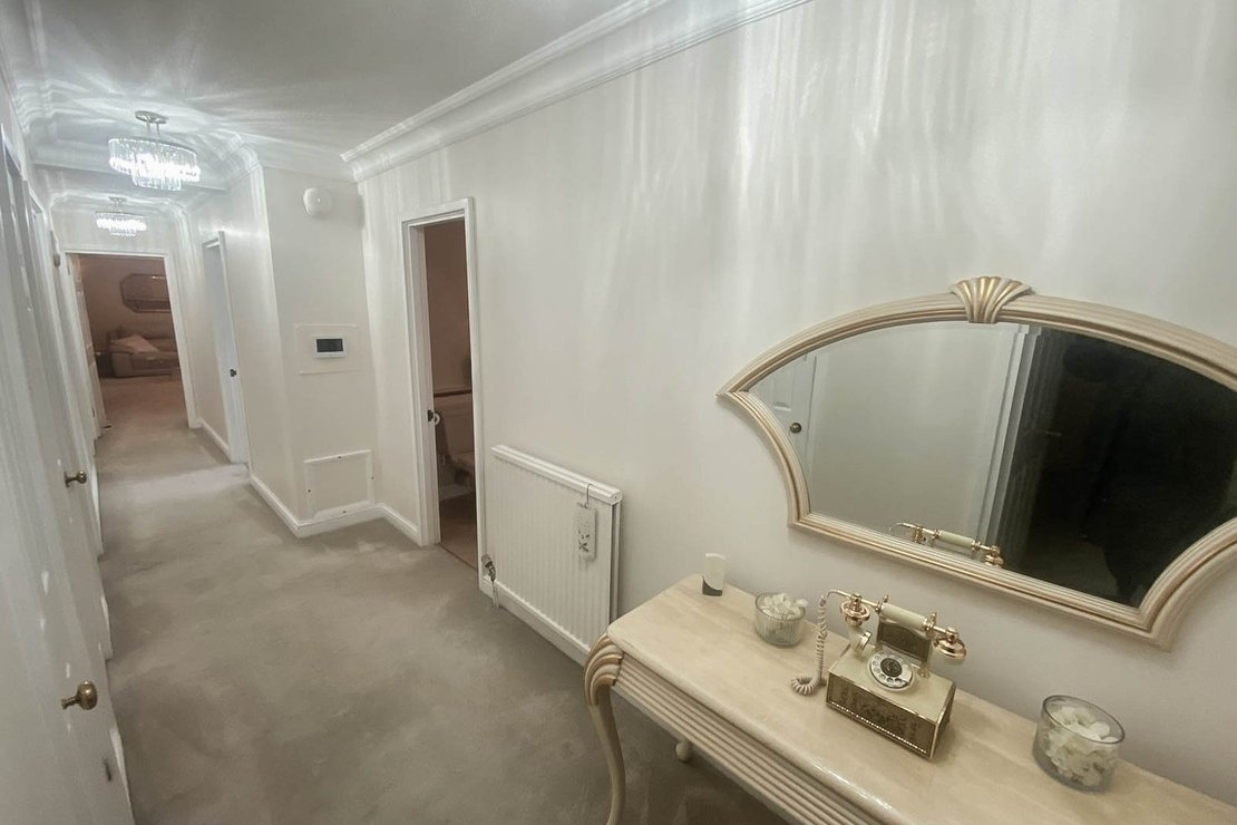 2 bedroom Flat for sale in Spencer Close-view9