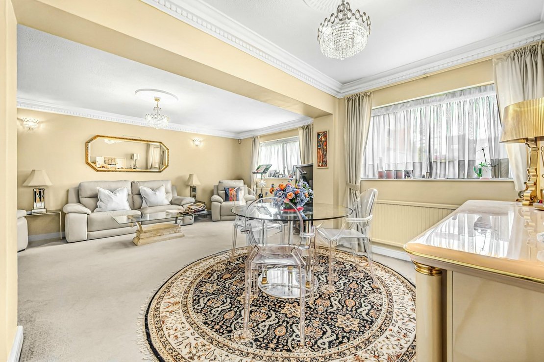 2 bedroom Flat for sale in Spencer Close-view10