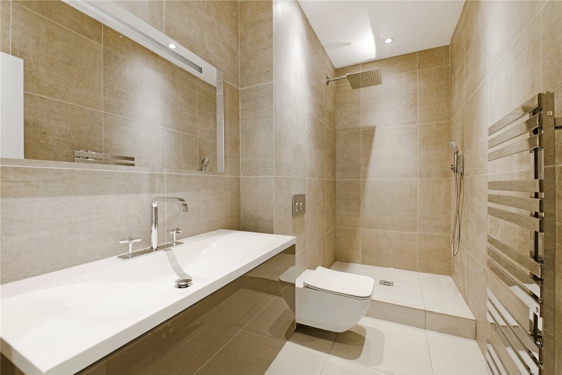 3 bedroom Flat for sale in Spencer Court-view4