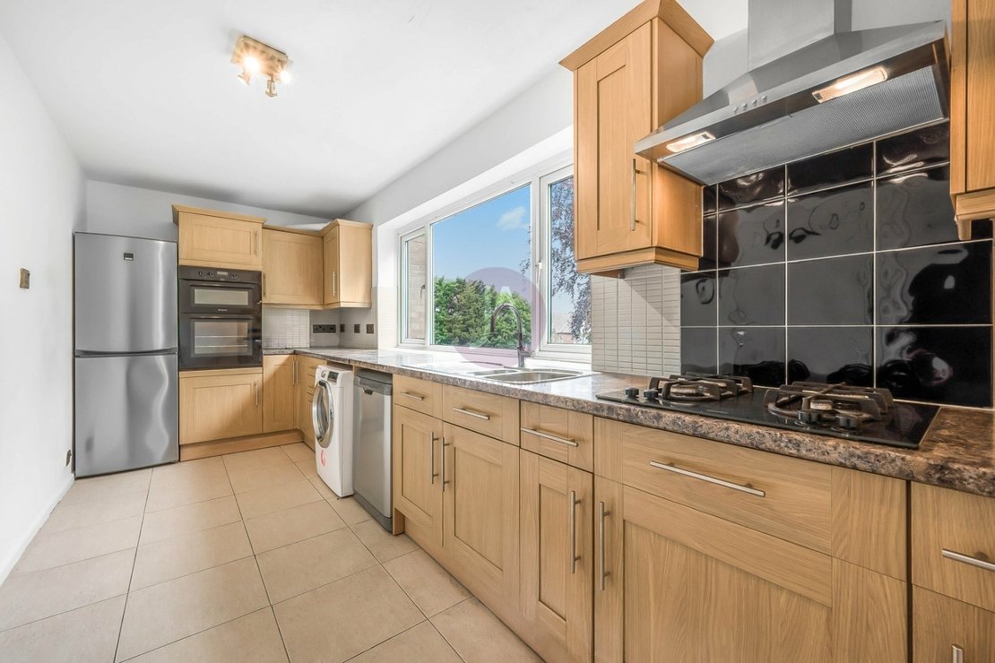 2 bedroom Flat for sale in St Anns Court-view2