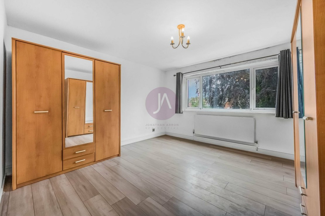 2 bedroom Flat for sale in St Anns Court-view7