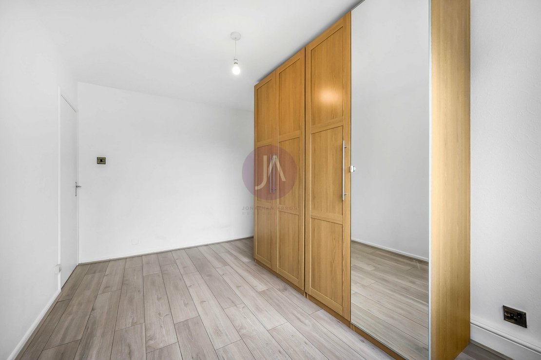 2 bedroom Flat for sale in St Anns Court-view10