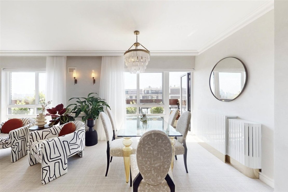 3 bedroom Flat for sale in St Edmunds Terrace-view15
