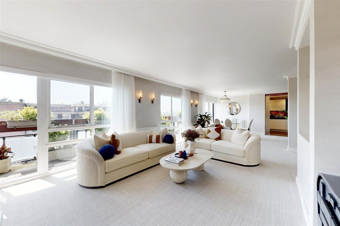 3 bedroom Flat for sale in St Edmunds Terrace-view9