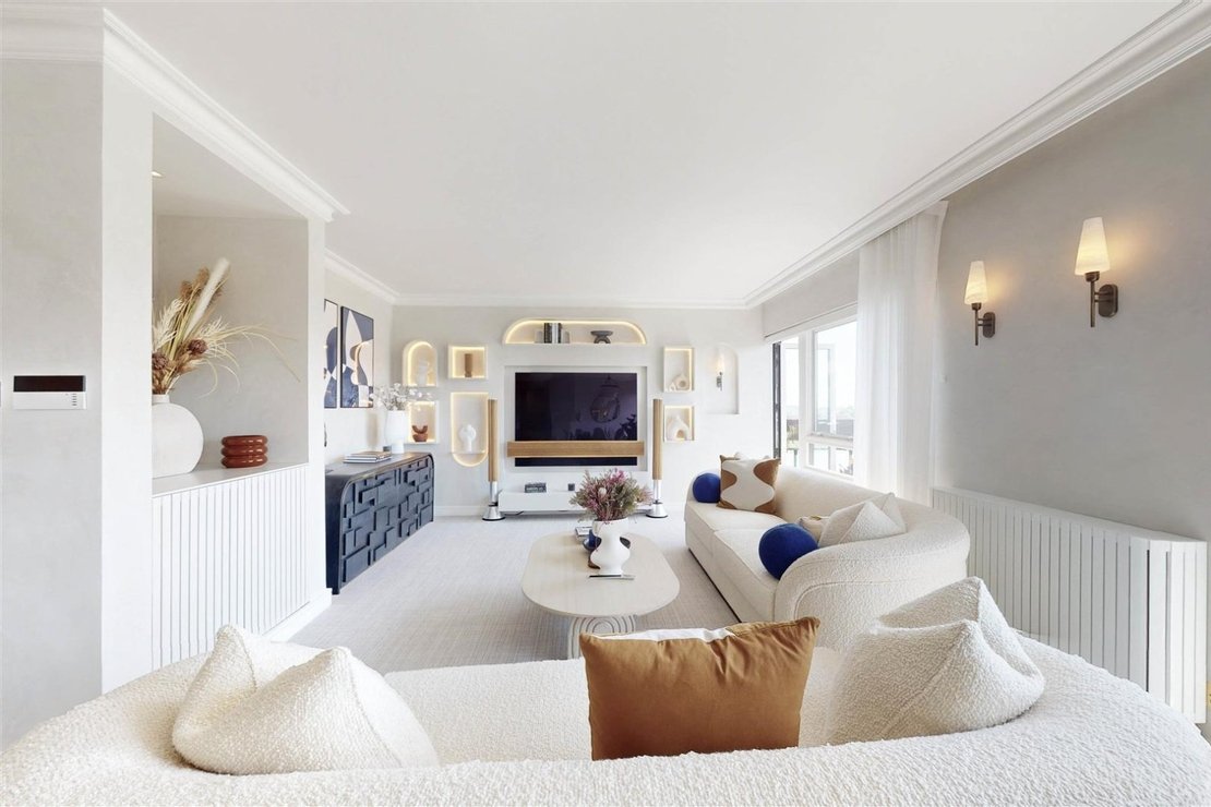 3 bedroom Flat for sale in St Edmunds Terrace-view6