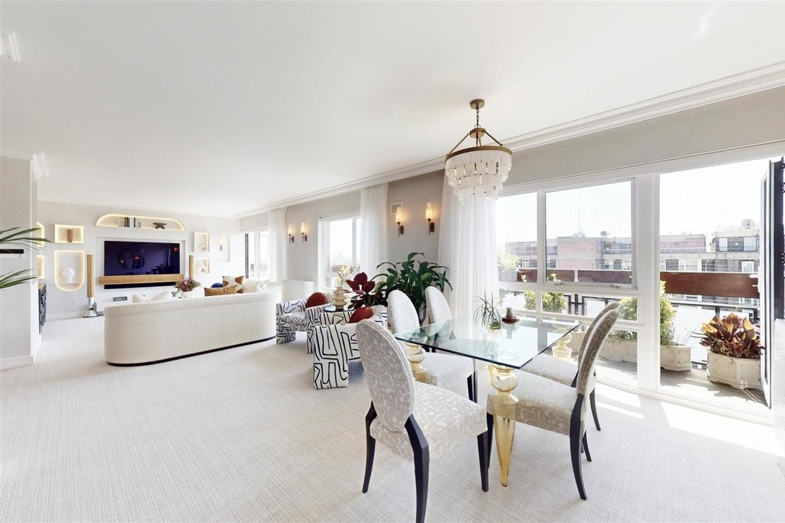 3 bedroom Flat for sale in St Edmunds Terrace-view1