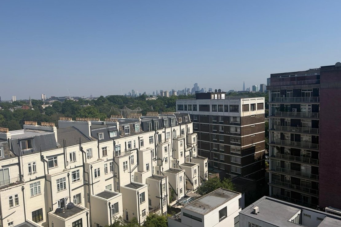 3 bedroom Flat for sale in St Edmunds Terrace-view14