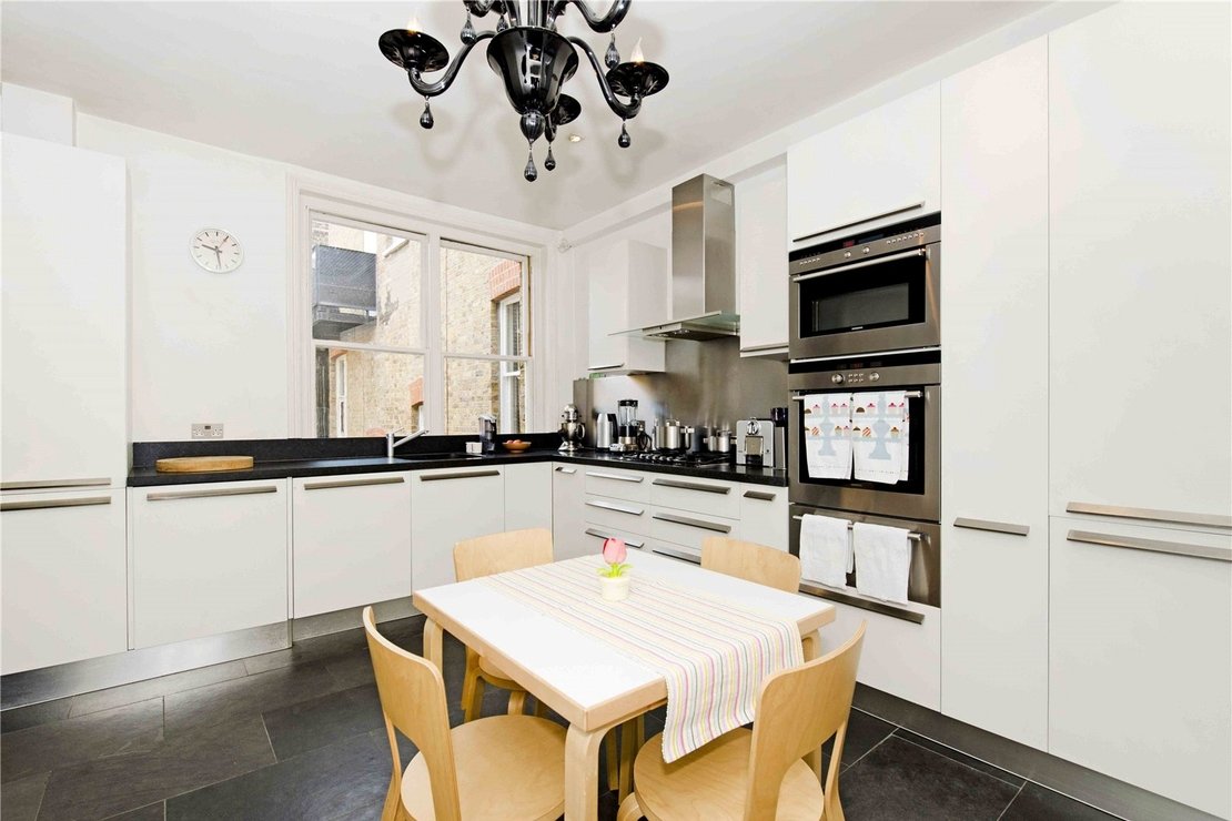 3 bedroom Flat for sale in St Marys Mansions-view3