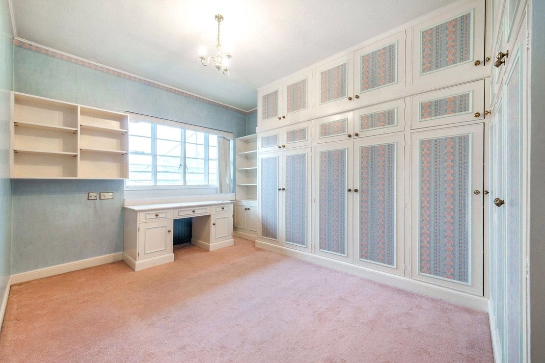 3 bedroom Flat for sale in Stockleigh Hall-view7