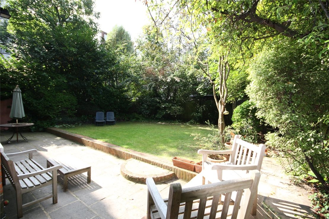 3 bedroom Flat for sale in Strathray Gardens-view2
