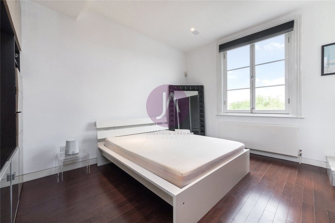 1 bedroom Flat for sale in Sutherland Avenue-view3